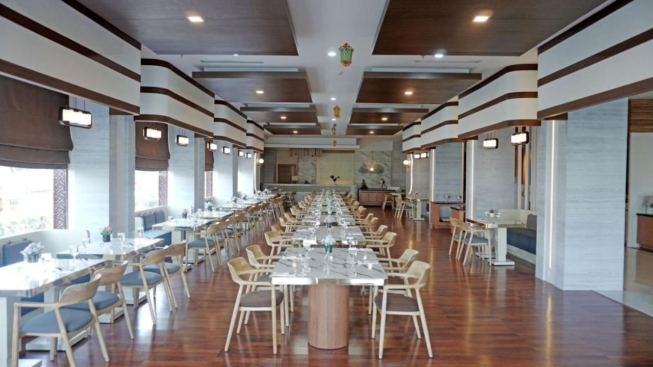 Cavinton Hotel Malioboro Yogyakarta By Tritama Hospitality Exterior photo