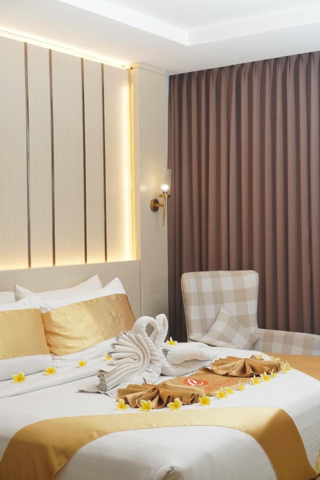 Cavinton Hotel Malioboro Yogyakarta By Tritama Hospitality Exterior photo